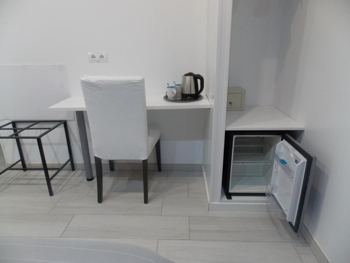 Pension Corbero Madrid Bagian luar foto