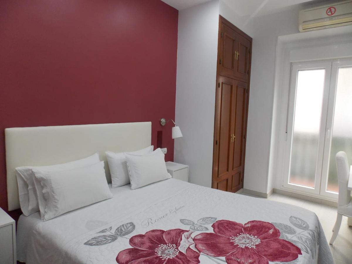 Pension Corbero Madrid Bagian luar foto