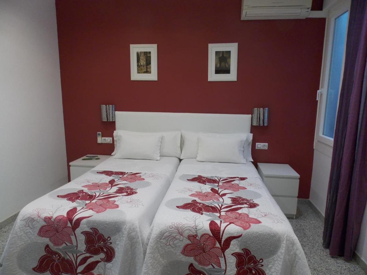Pension Corbero Madrid Bagian luar foto